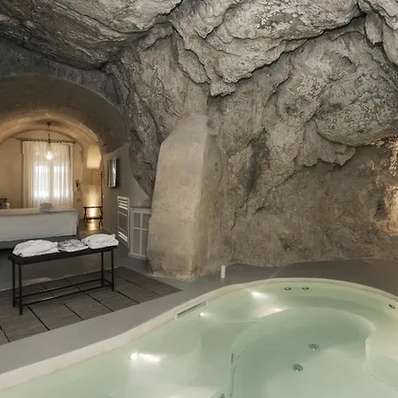 Palazzo Del Duca & Restaurant Matera