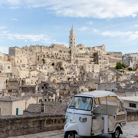 Palazzo Del Duca & Restaurant Matera