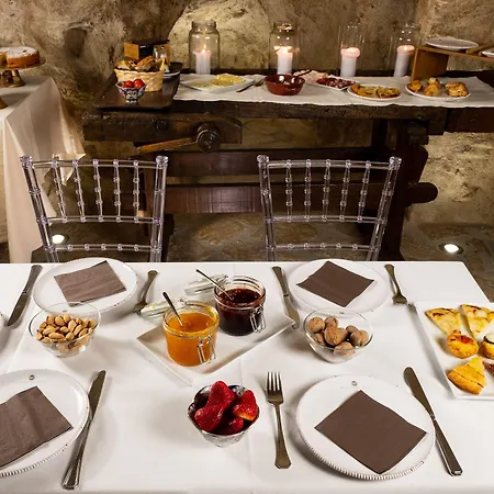 Palazzo Del Duca & Restaurant Matera