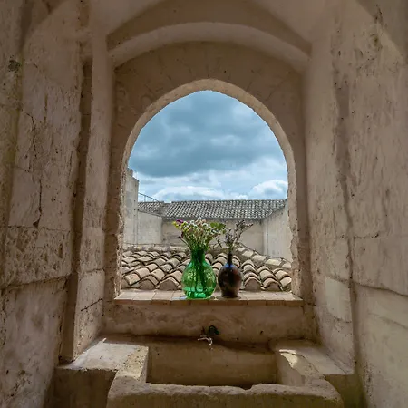 Hotel Palazzo Del Duca & Restaurant 4*