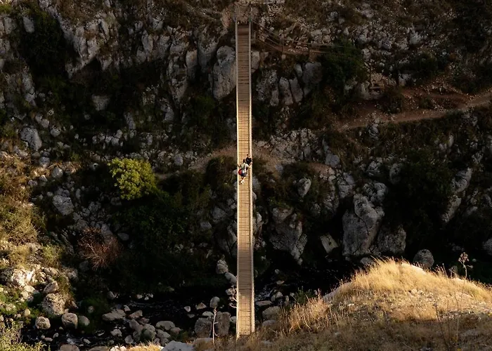 Palazzo Del Duca & Restaurant מטרה